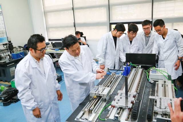 米兰在线登录作为第一完成单位的2项成果荣获2019年度国家科技奖二等奖。 米兰在线登录作为第一完成单位的2项成果荣获2019年度国家科技奖二等奖。
